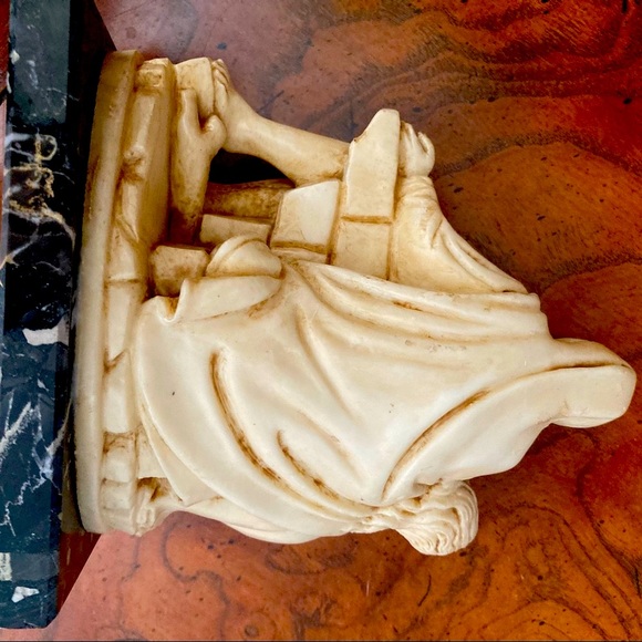 Italian statue vintage marble bottom - Picture 4 of 5